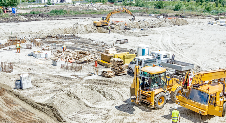 建設現場での車両・大型機械の位置管理